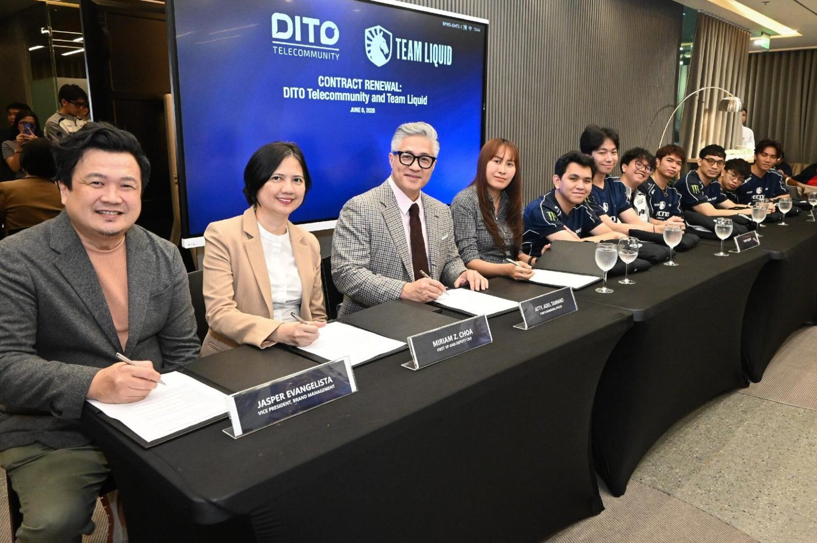 DITO X TEAM LIQUID PHOTO 1